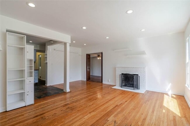 Foto del edificio - 13057 Gladstone Ave