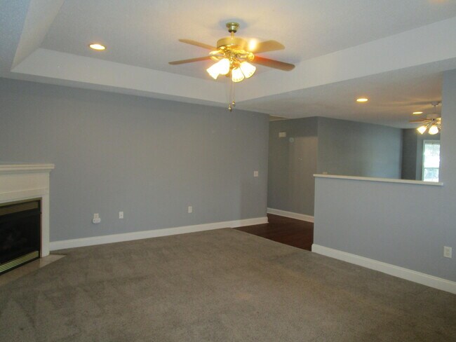 Foto del edificio - 601 Brushwood Dr