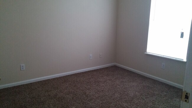 Foto del edificio - 4105 Blue Lick Ct