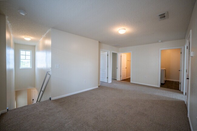 Foto del edificio - 2528 Acorn Creek Rd
