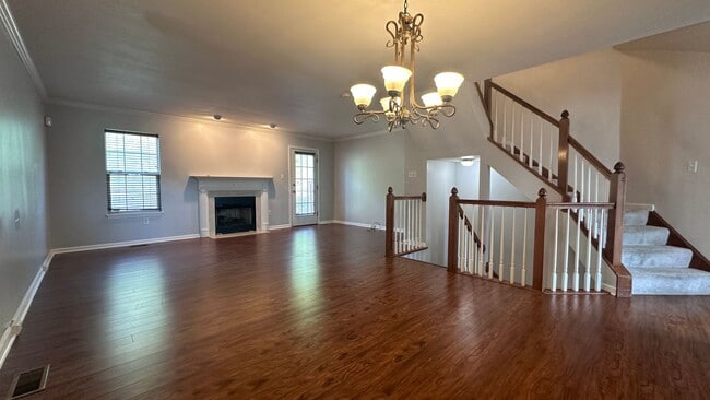 Building Photo - Lovely 3 bed, 2.5 bath townhouse in Seven ...
