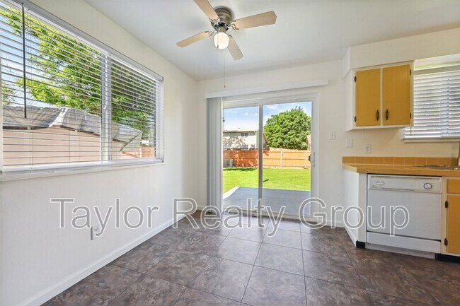 Foto del edificio - 3685 W 90th Pl