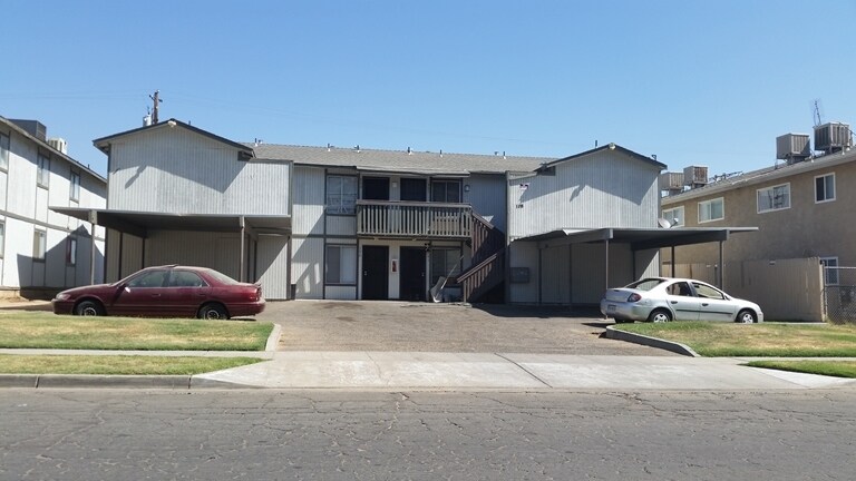 Primary Photo - 108 W Saginaw Way