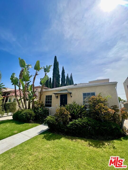 Primary Photo - 1476 S Crest Dr