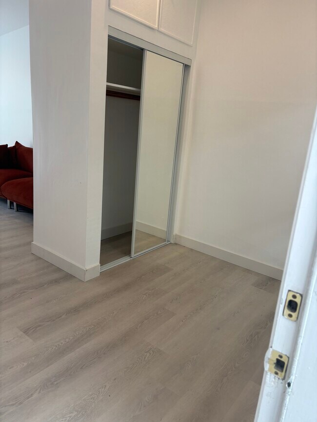 Foto del edificio - 8561 Orion Ave