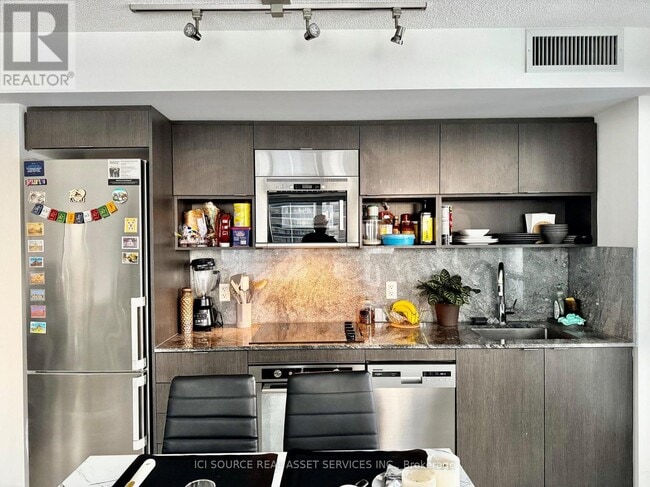 Photo du bâtiment - 7 Mabelle Ave