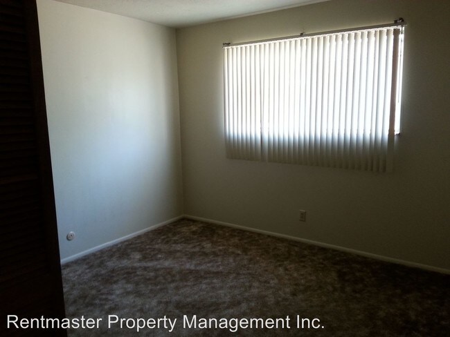Building Photo - 1739 Grandview Dr