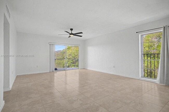 Building Photo - 6900 N Kendall Dr