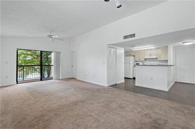 Foto del edificio - 9995 Nob Hill Ln