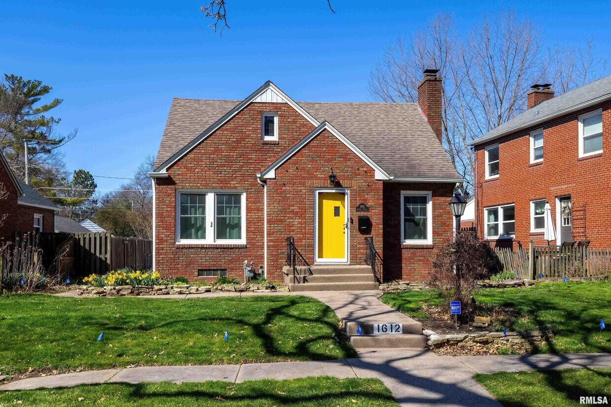 Primary Photo - 1612 Elmore Avenue