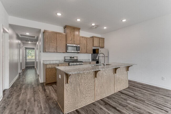 Foto del edificio - 640 Hidden Springs Dr