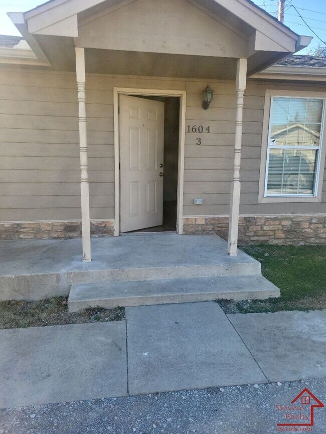 Foto del edificio - 1604 NW Lindy Ave