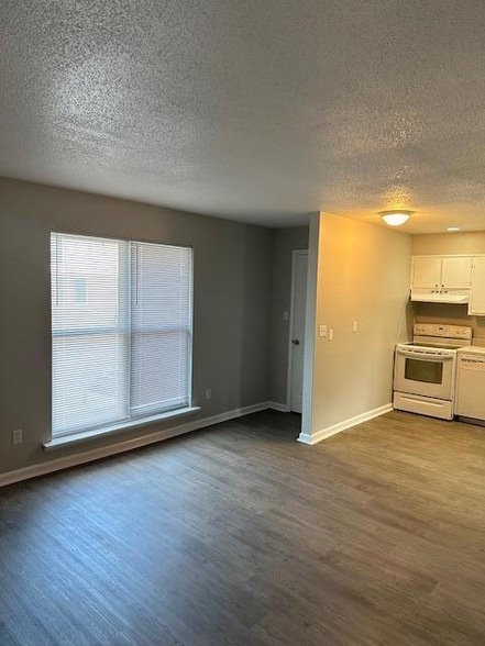 Foto del edificio - 2075 Clingan Dr NW