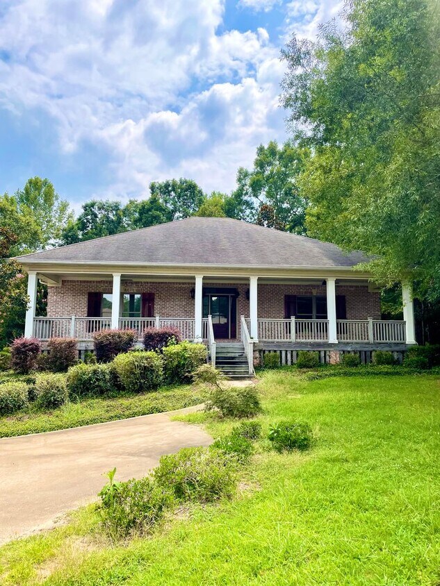 Primary Photo - Beautiful Home Available Now!