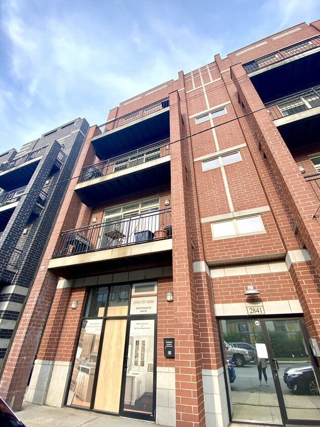 Primary Photo - 2841 N Pulaski Rd