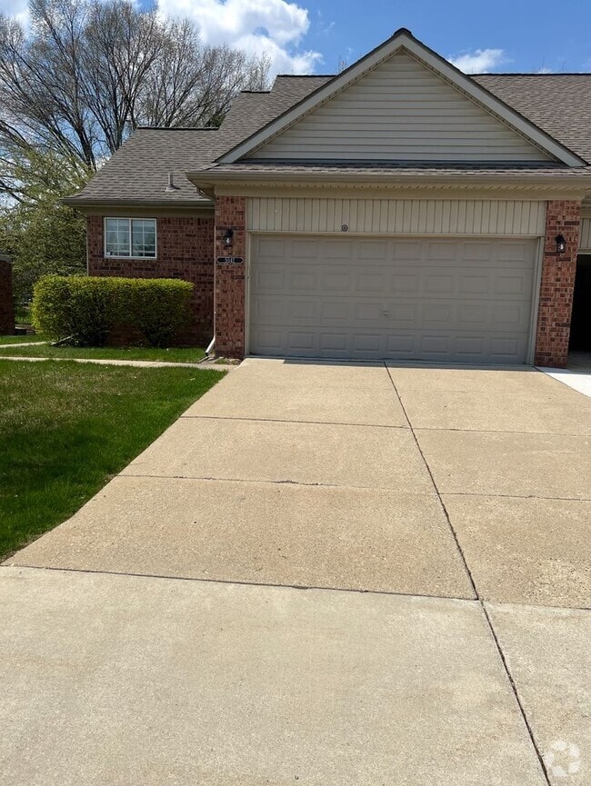 Building Photo - 5542 Victory Cir