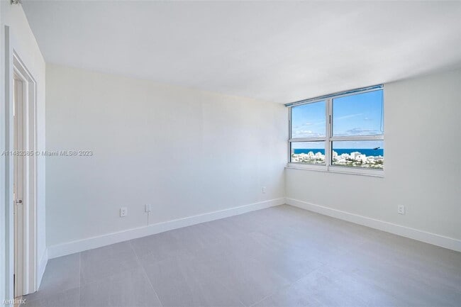 Building Photo - 3 br, 2 bath House - 650 West Avenue 2408