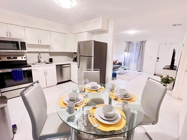 Foto del edificio - 200 SW 11th St