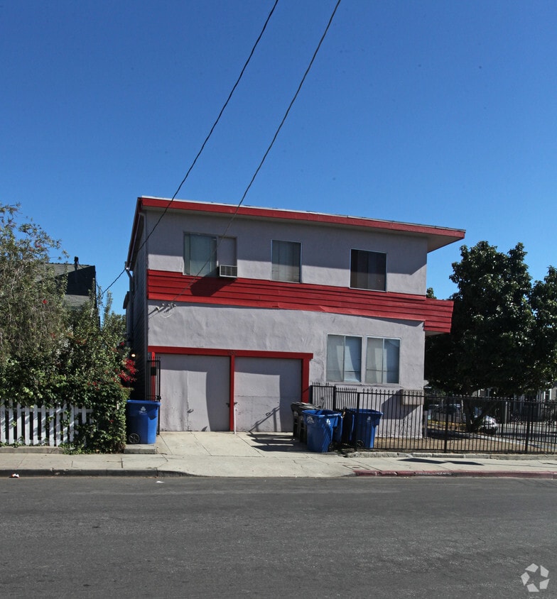 Building Photo - 1302 N Mccadden Pl