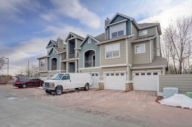 Building Photo - 4245 Boardwalk Dr