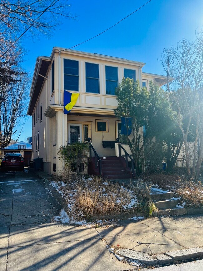 Building Photo - 31 Matchett St