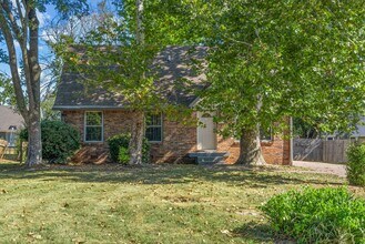 Building Photo - 407 Newman Dr
