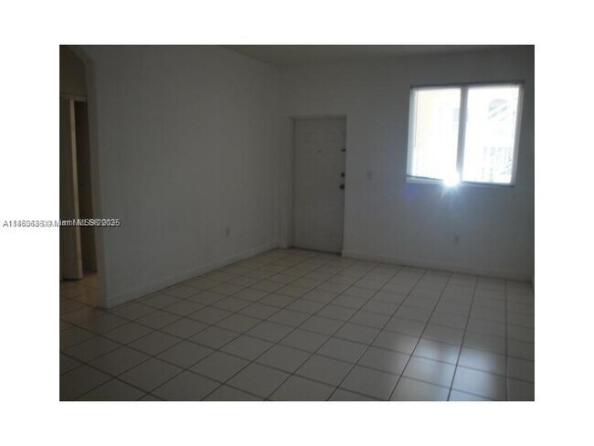 Building Photo - 1663 SE 27th Dr