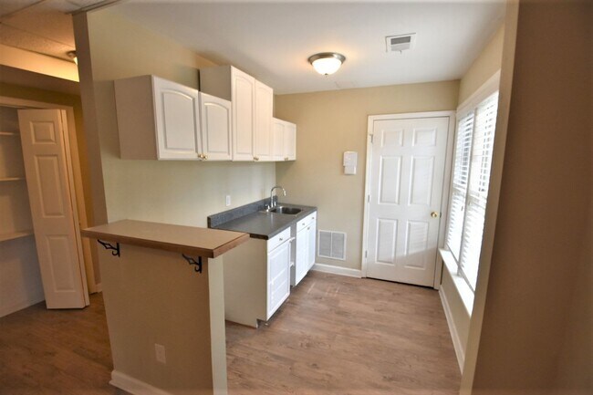 Foto del edificio - 3443 Kenilworth Ct