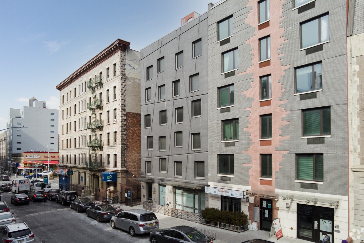 Primary Photo - 577 W 161st St