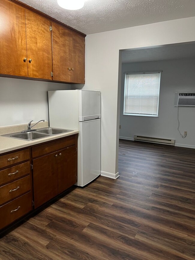 Building Photo - One bedroom apartment for rent near EMU in...