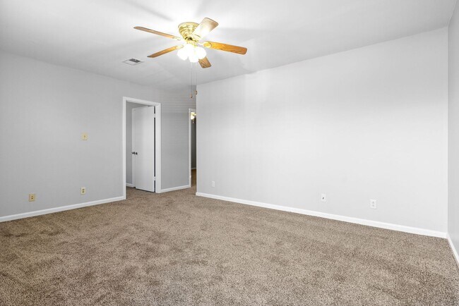 Foto del edificio - Cozy Two Bedroom Apartment