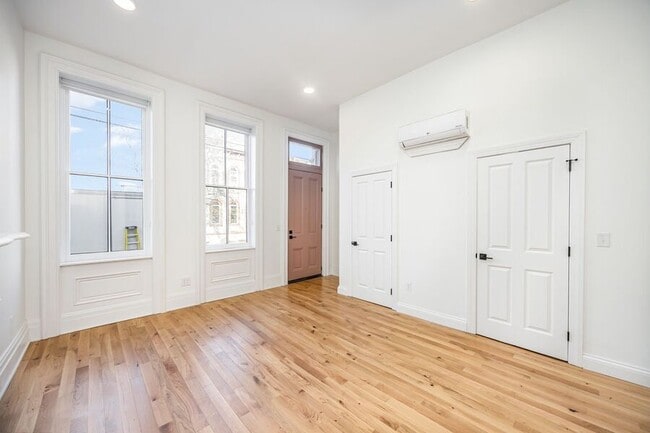 Photo - 1121 Dayton St Apartment