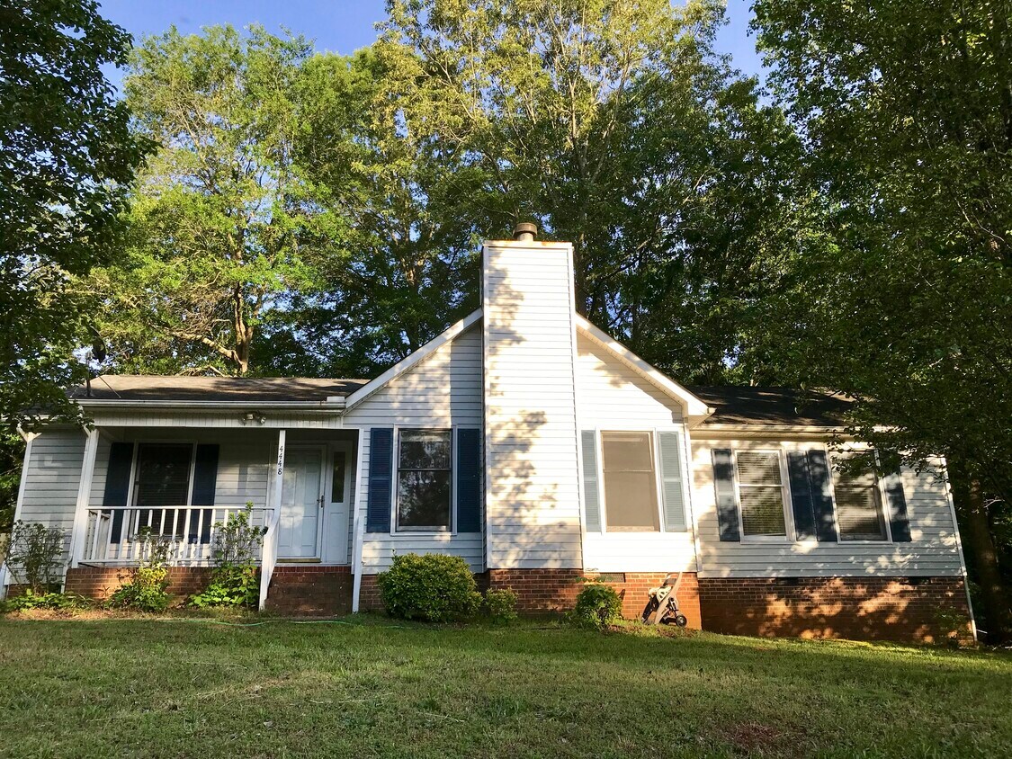 Primary Photo - 4448 Huntington Dr