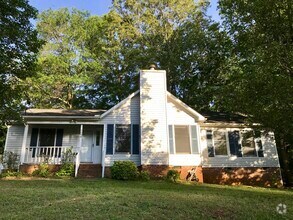 Building Photo - 4448 Huntington Dr