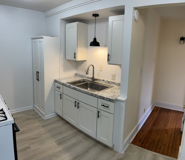 Building Photo - 159 6th St