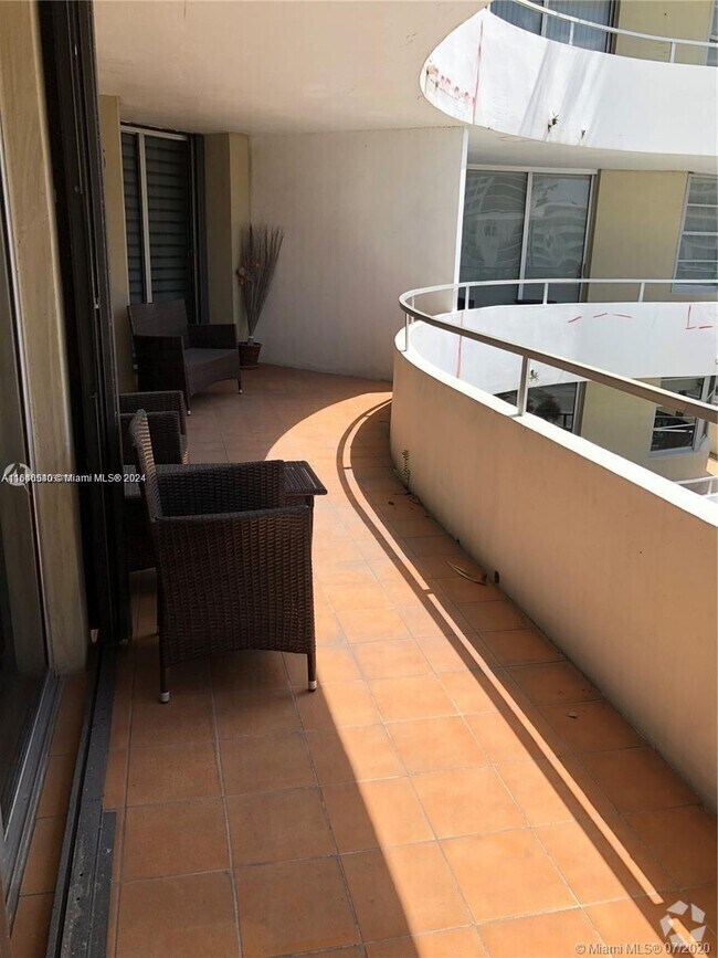 Building Photo - 5555 Collins Ave
