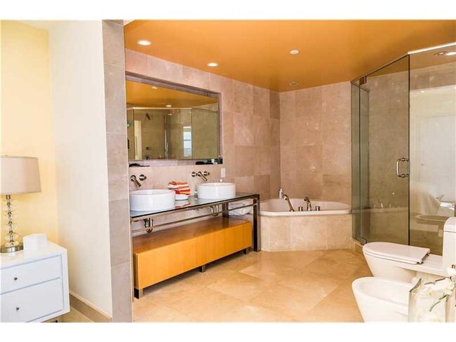 Building Photo - 6000 Indian Creek Dr