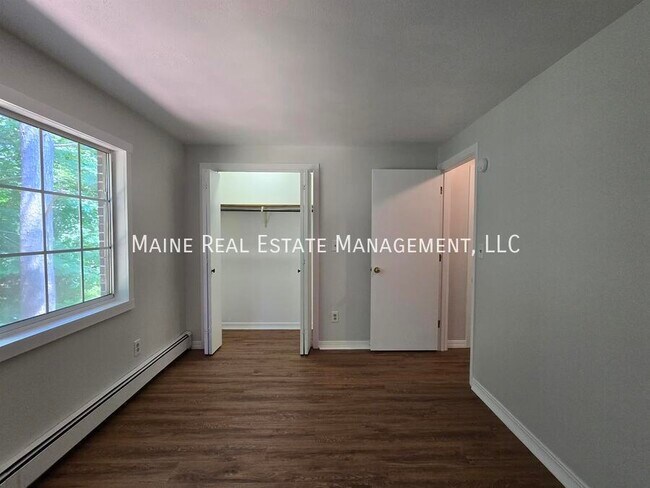 Building Photo - 20 Tall Pines Dr