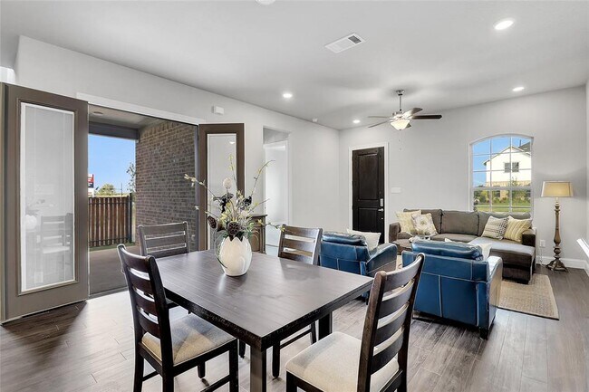 Building Photo - 6516 Iron Horse Blvd