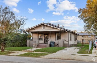 Building Photo - 1418 Woodland Ave SW