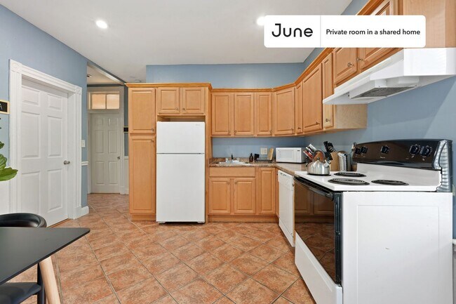 Foto del edificio - Room in Shared 3 bed/1 bath home