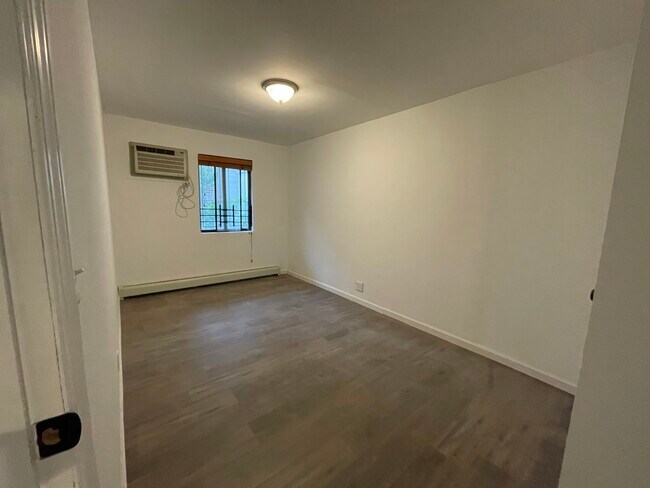 Foto del edificio - 5528 Main St