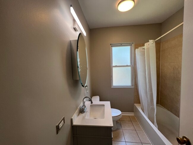 Bathroom - 11341 S Church St