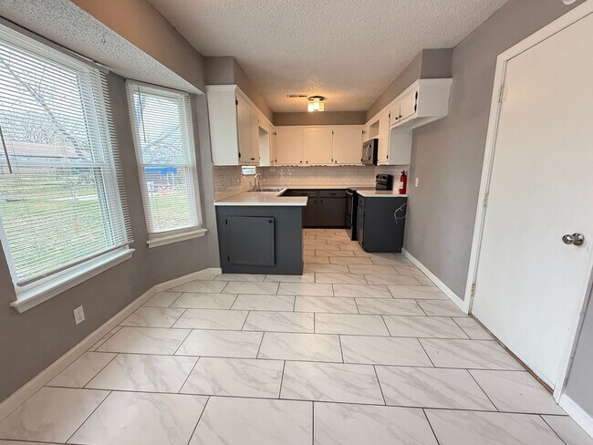 Foto del edificio - Broken Arrow 3 Bedroom 1 Bath