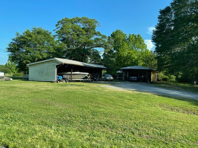 Building Photo - 380 Co Rd 226