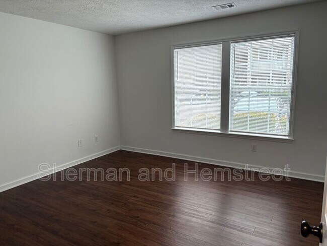 Building Photo - 3600 London Ct SW