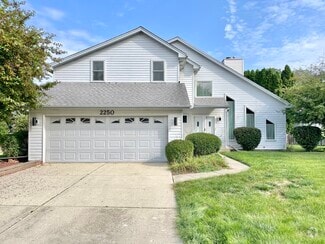 Building Photo - 2250 Lakeside Dr