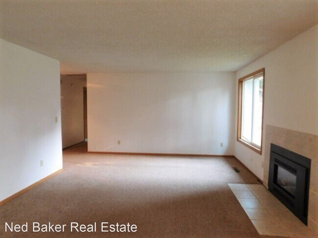 Foto del edificio - 3 br, 2 bath House - 5117 Sprice Ct S