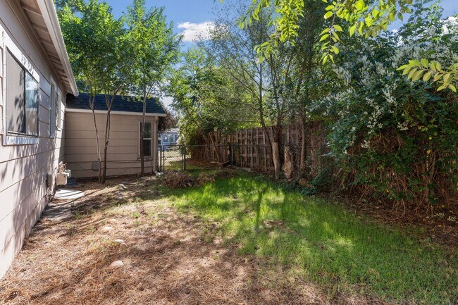 Foto del edificio - 3754 S Delaware St