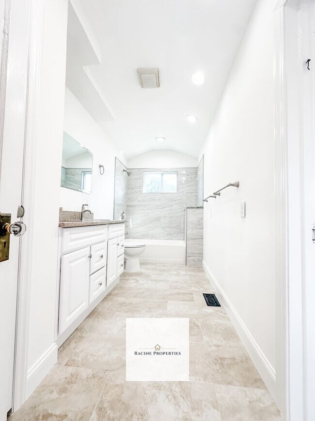 Foto del edificio - Spacious 4-bedroom Home in Woodruff